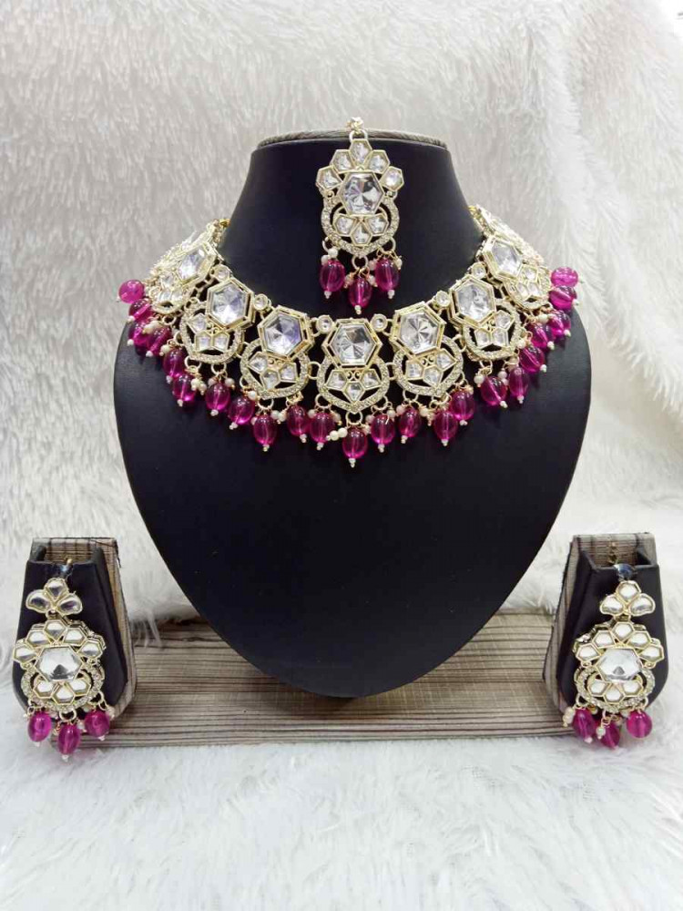 Gold Alloy Festival Wear Kundan Necklace
