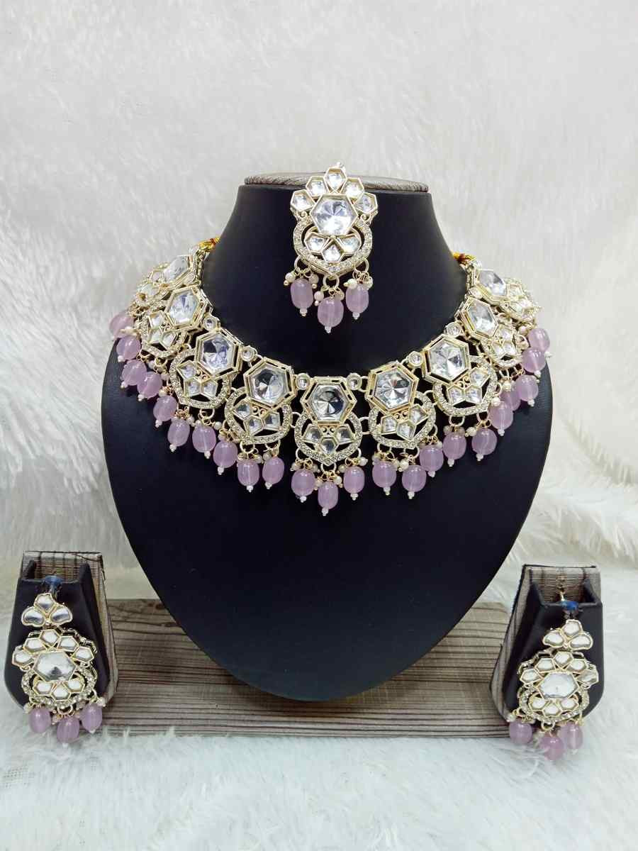 Gold Alloy Festival Wear Kundan Necklace