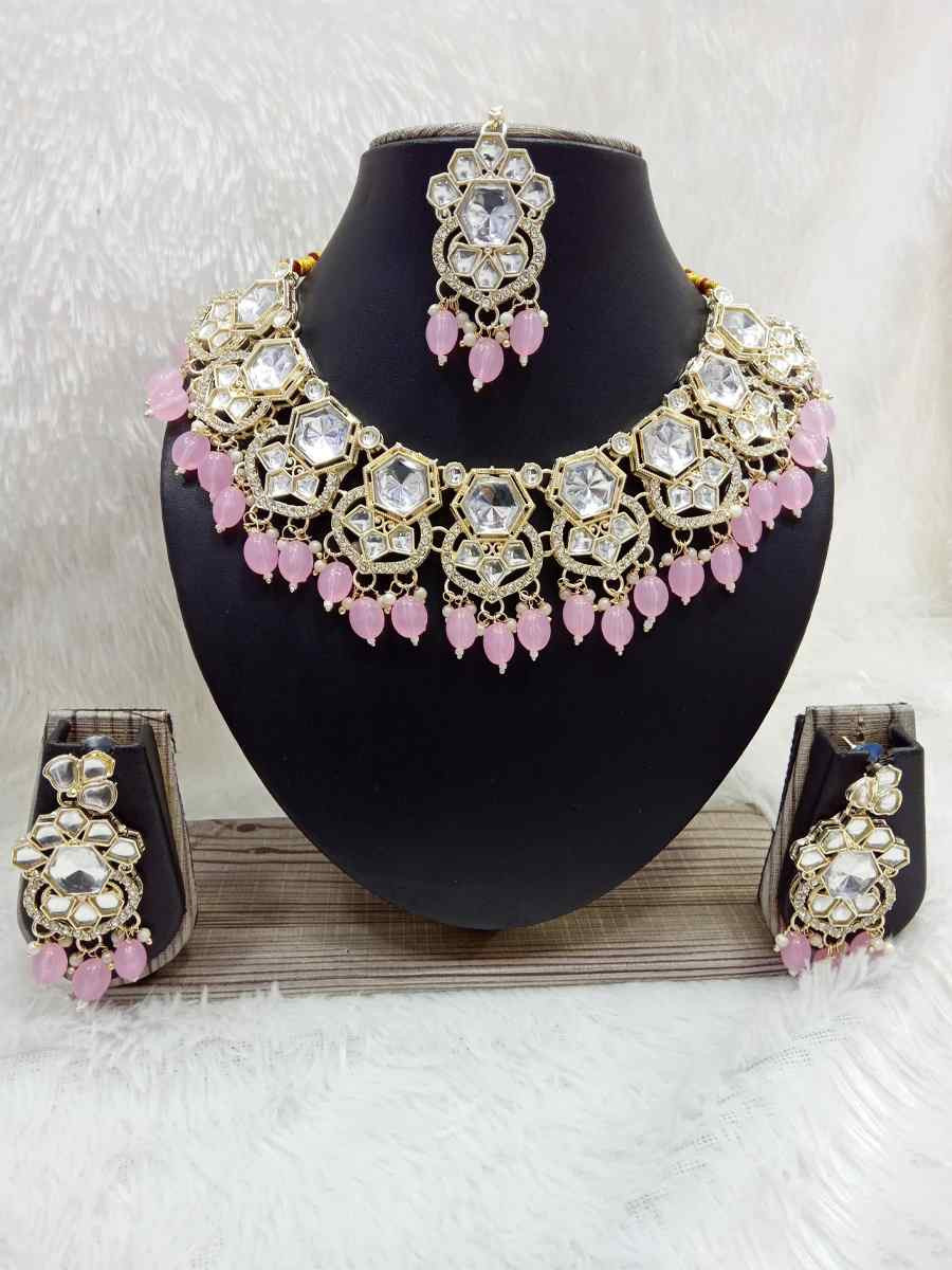 Gold Alloy Festival Wear Kundan Necklace