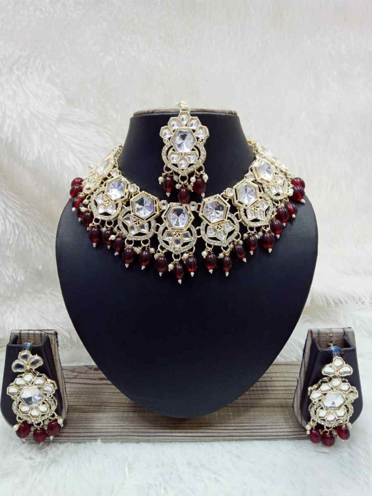 Gold Alloy Festival Wear Kundan Necklace