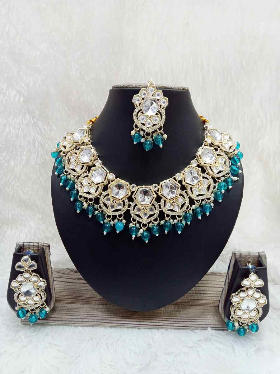 Gold Alloy Festival Wear Kundan Necklace