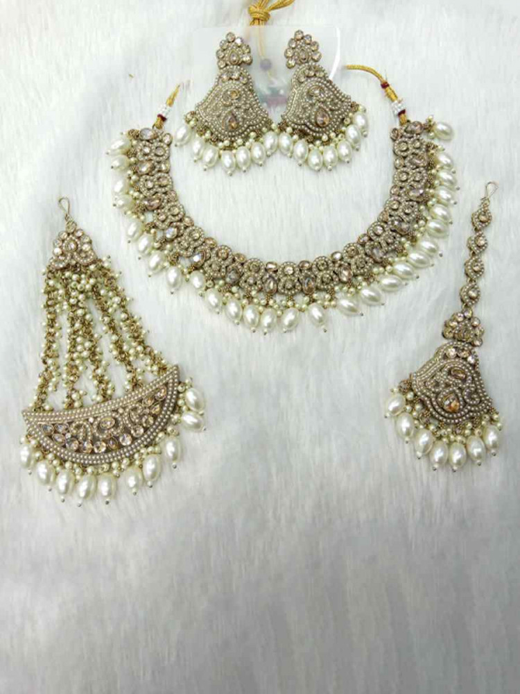 Gold Alloy Festival Wear Kundan Necklace