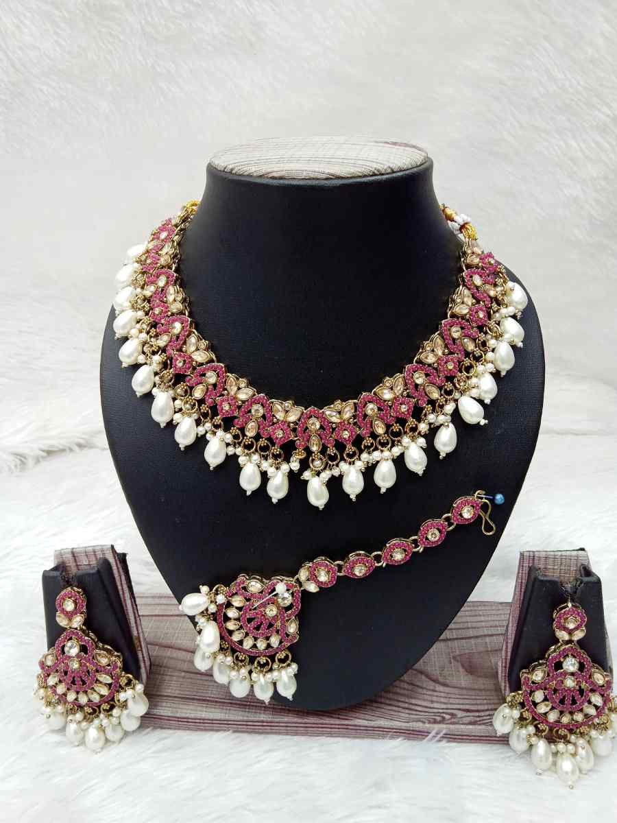 Gold Alloy Festival Wear Kundan Necklace