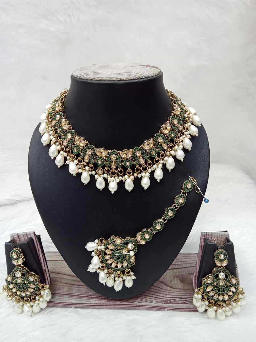 Gold Alloy Festival Wear Kundan Necklace