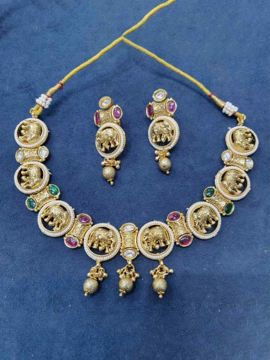 Gold Alloy Festival Wear Kundan Necklace