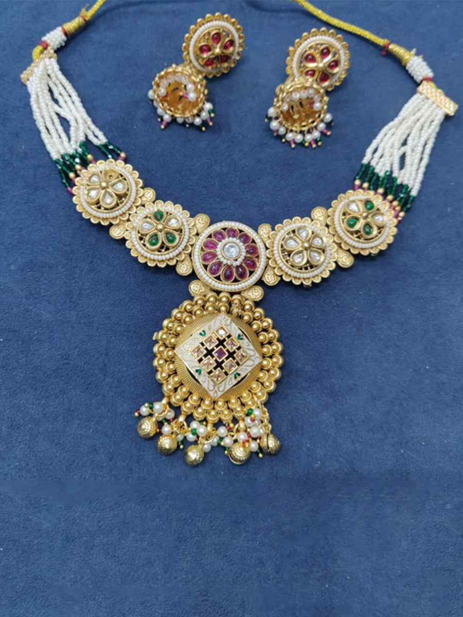 Gold Alloy Festival Wear Kundan Necklace