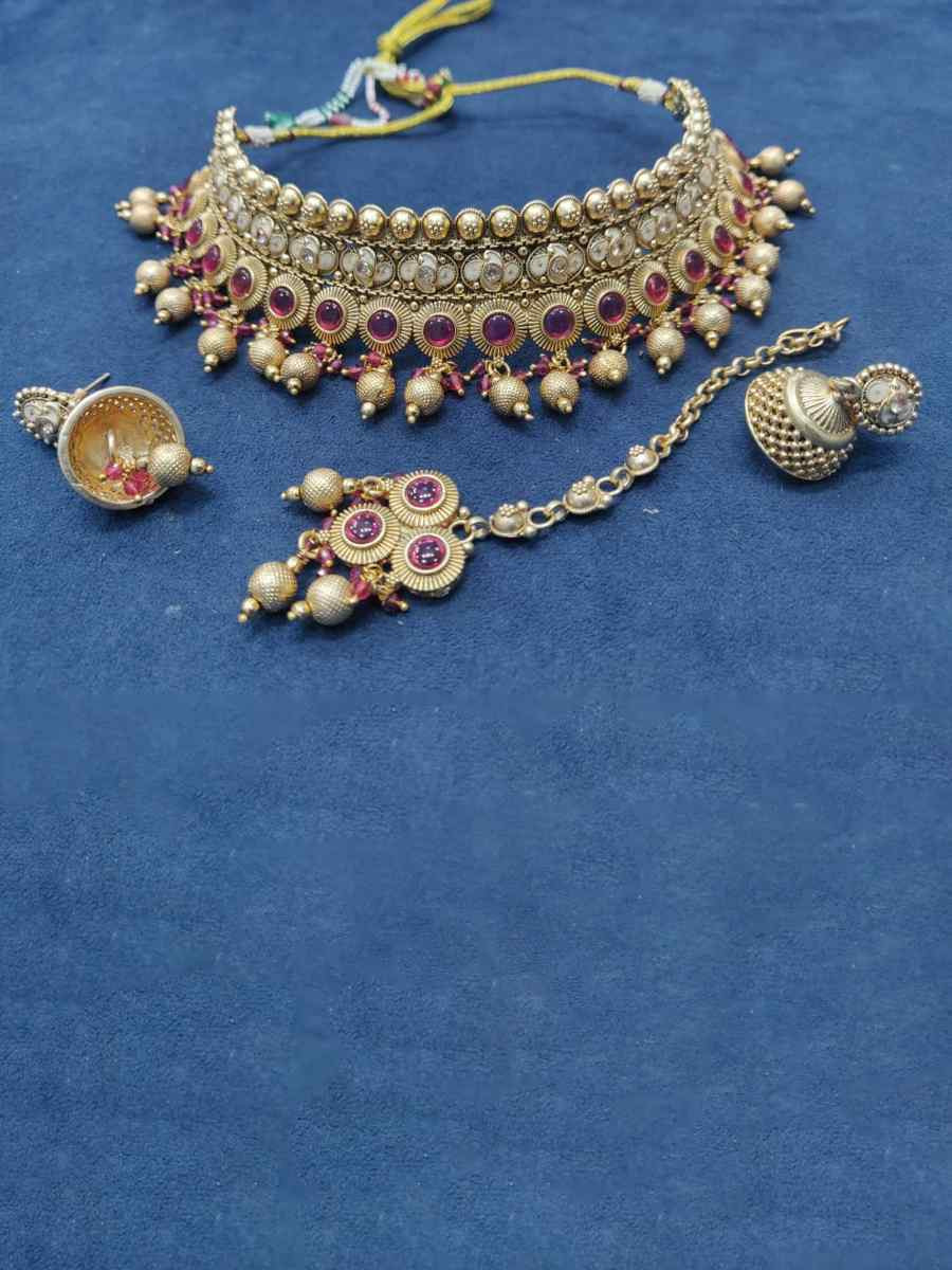 Gold Alloy Festival Wear Kundan Necklace