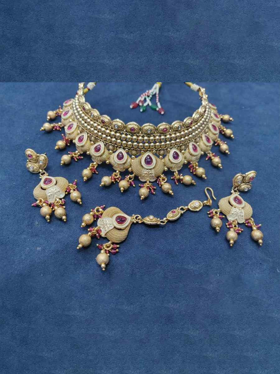 Gold Alloy Festival Wear Kundan Necklace