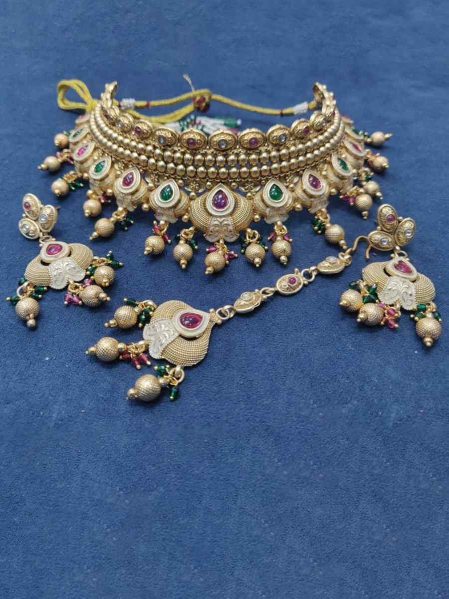 Gold Alloy Festival Wear Kundan Necklace