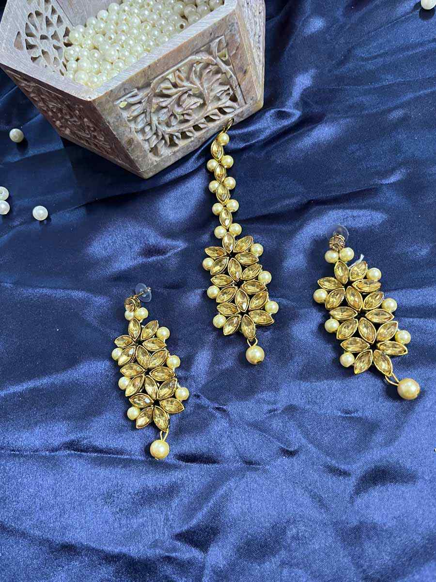 Gold Alloy Festival Wear Kundan Necklace