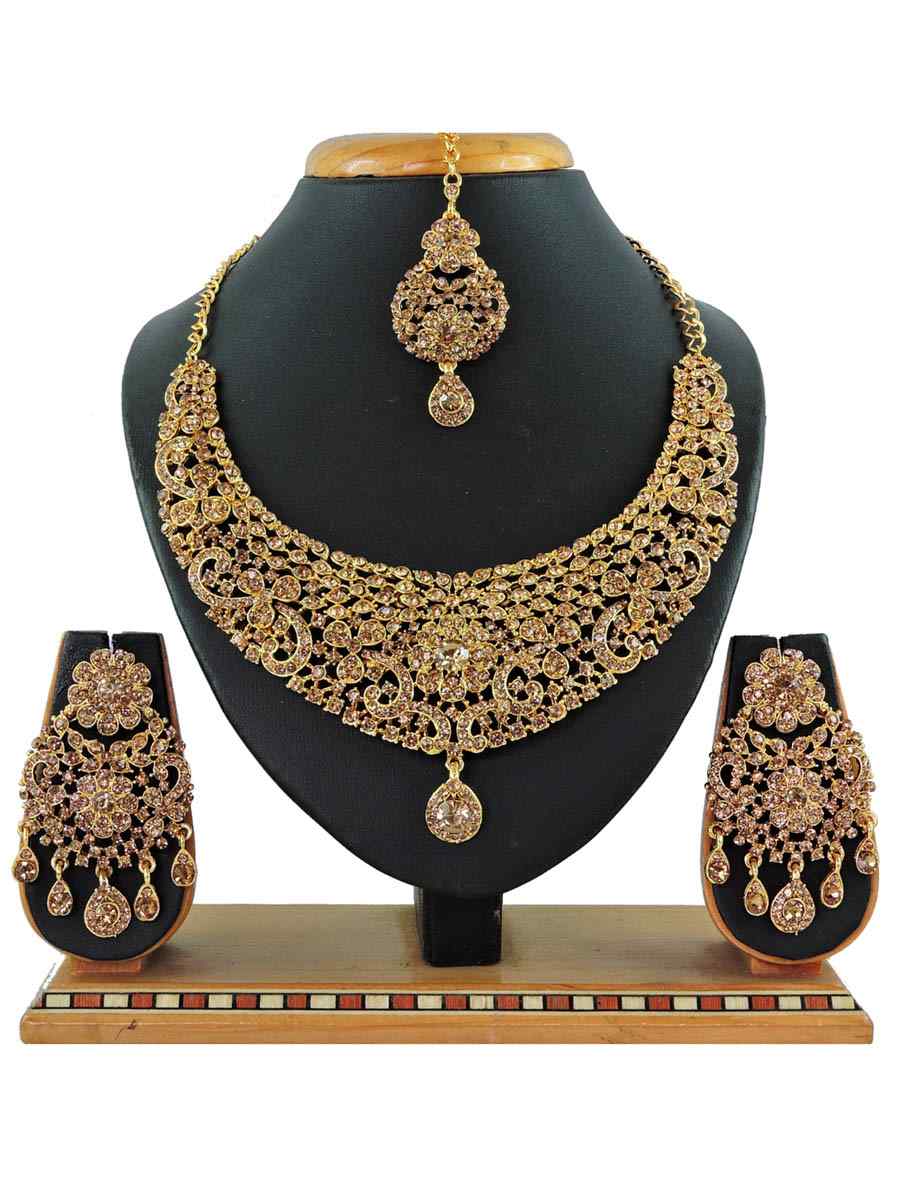 Gold Alloy Festival Wear Kundan Necklace