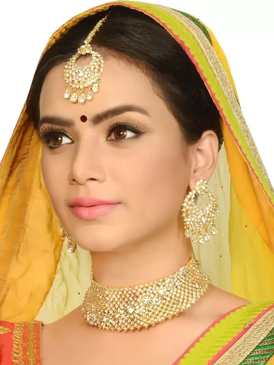 Gold Alloy Festival Wear Kundan Necklace
