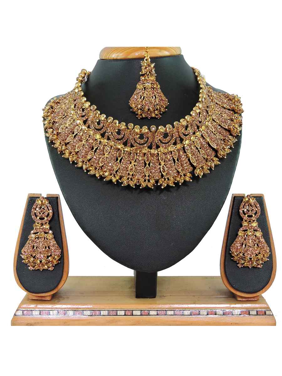 Gold Alloy Festival Wear Kundan Necklace