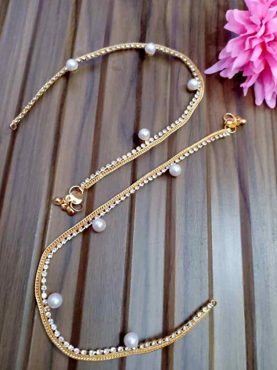 Gold Alloy Festival Wear Stone Anklets