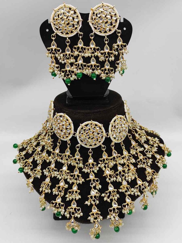 Gold Alloy Wedding Wear Kundan Necklace