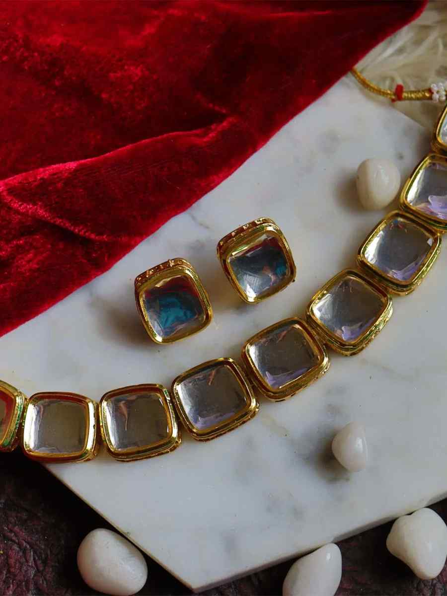 Gold Alloy Wedding Wear Kundan Necklace