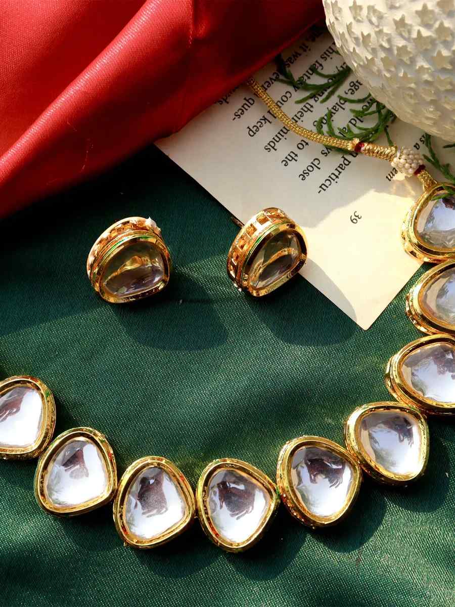 Gold Alloy Wedding Wear Kundan Necklace