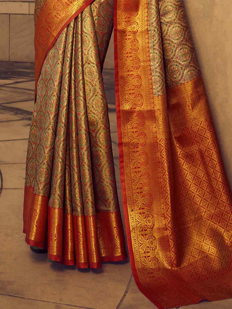 Gold Banarasi Handloom Weaving Silk Handwoven Wedding Festival Heavy Border Saree