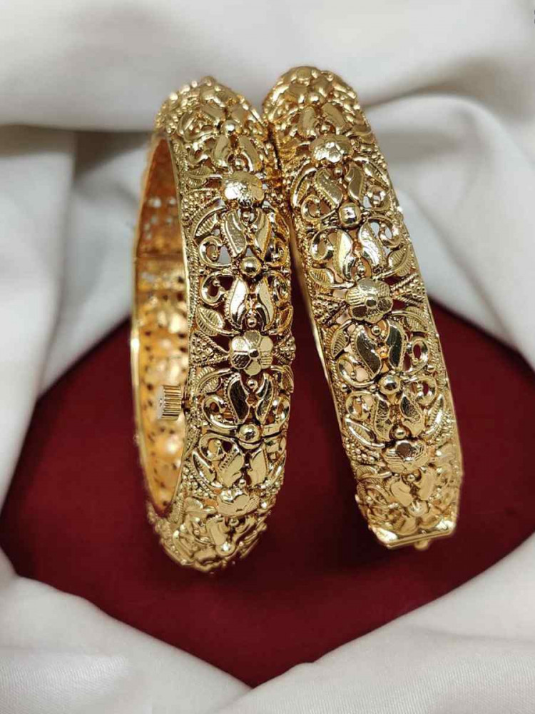 Gold Copper Party Wear Jadau Bangles