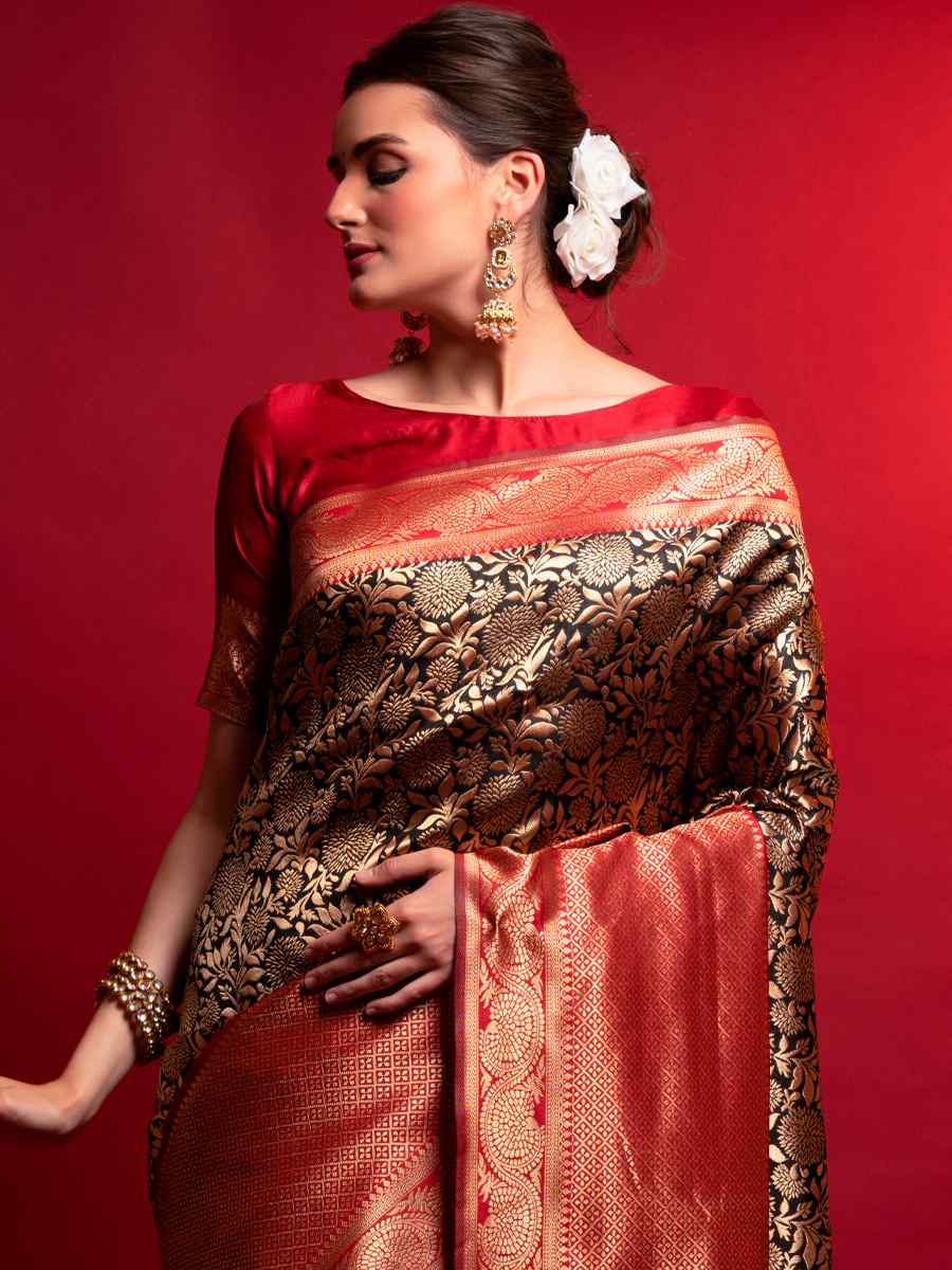 Gold Silk Handwoven Wedding Festival Heavy Border Saree