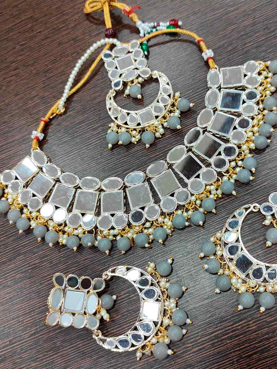 Gray Alloy Wedding Wear Kundan Necklace