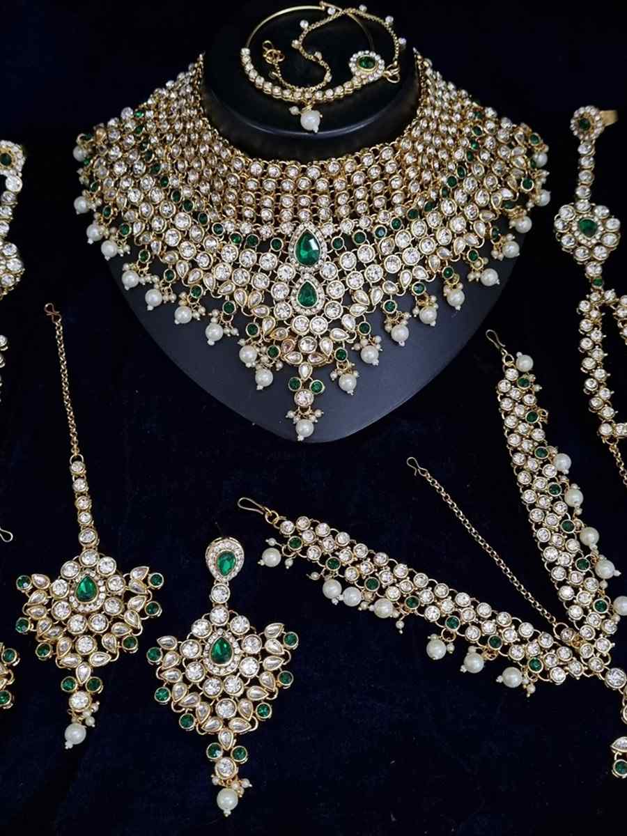 Green Alloy Bridal Wear Diamonds Necklace