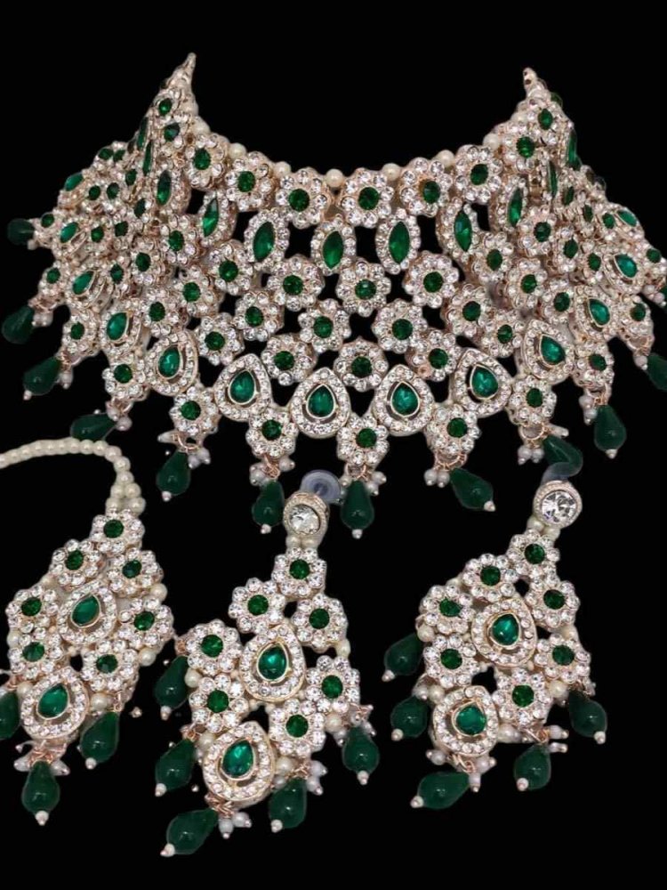 Green Alloy Bridal Wear Diamonds Necklace