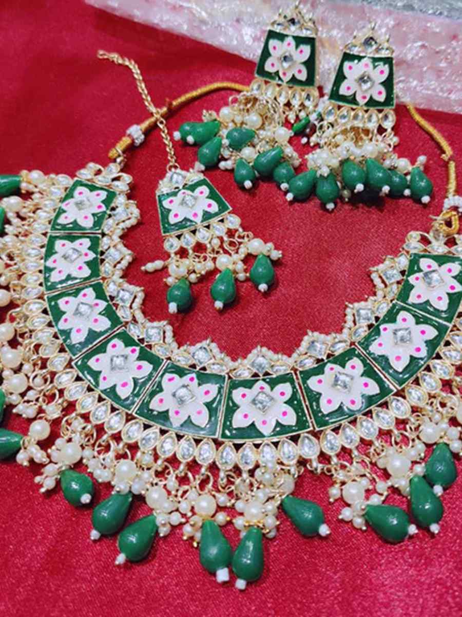 Green Alloy Festival Wear Kundan Necklace