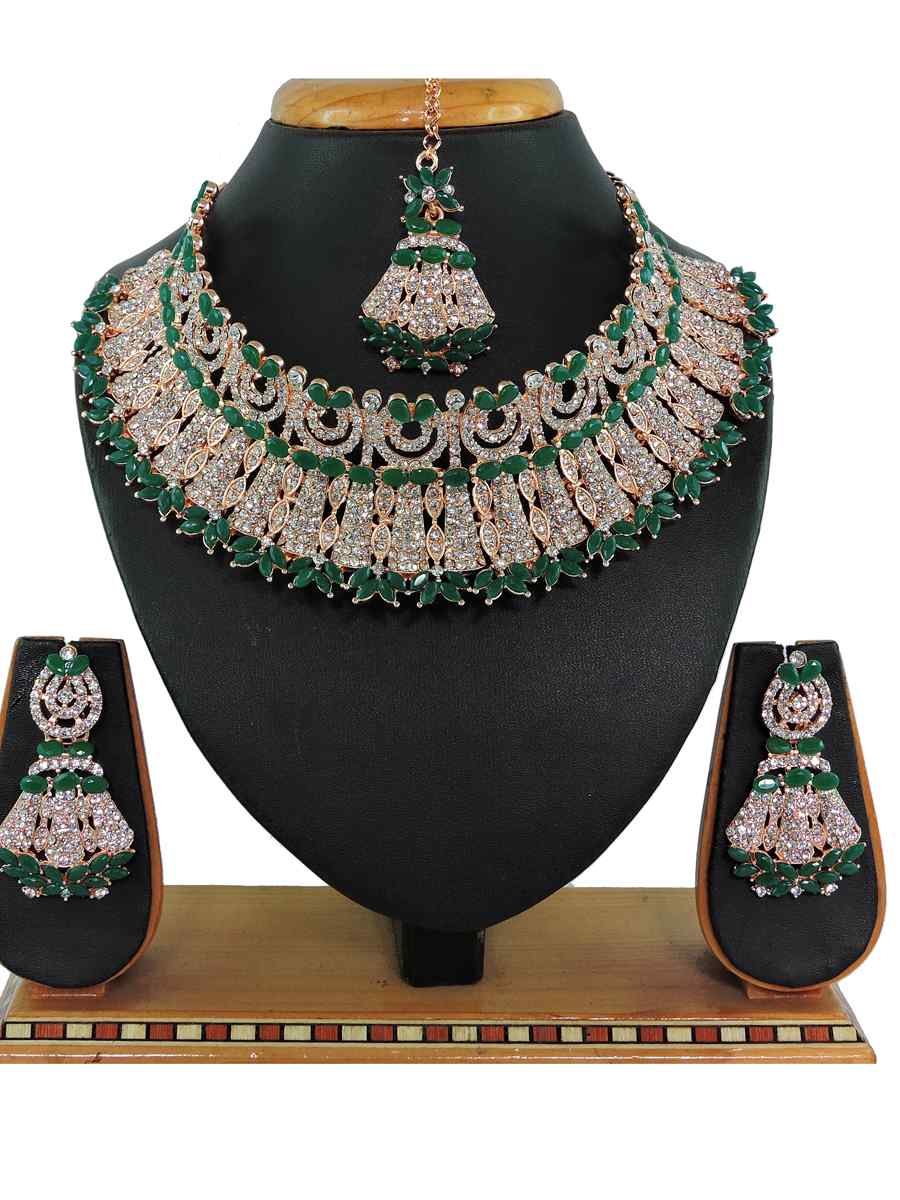 Green Alloy Festival Wear Kundan Necklace
