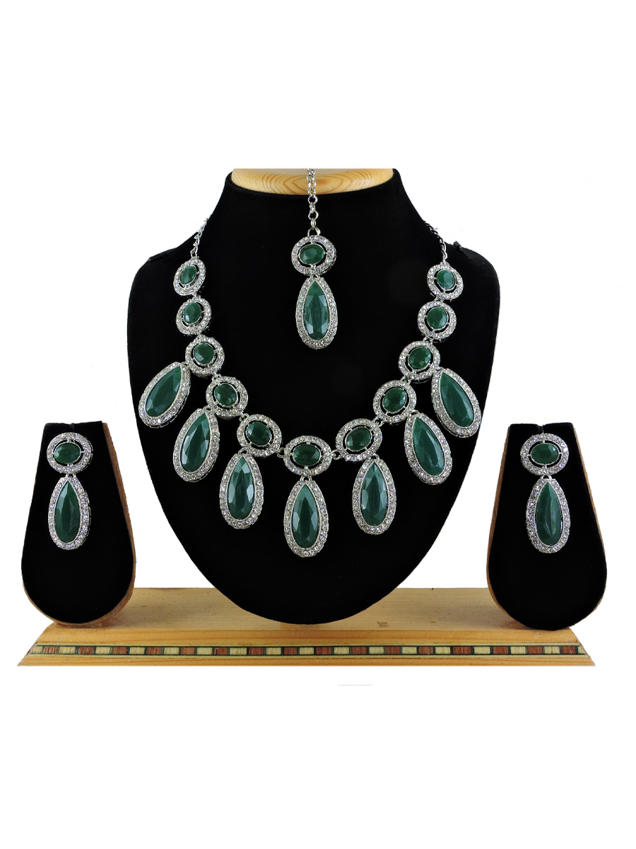 Green Alloy Festival Wear Kundan Necklace