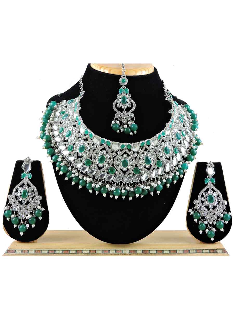 Green Alloy Festival Wear Kundan Necklace