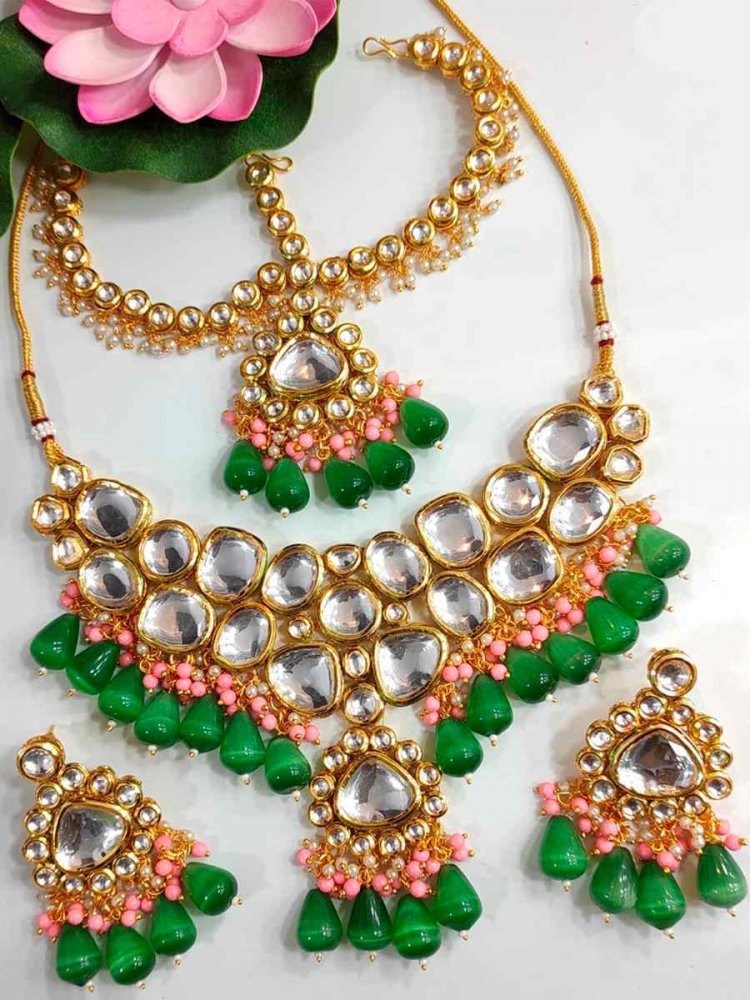 Green Alloy Festival Wear Kundan Necklace