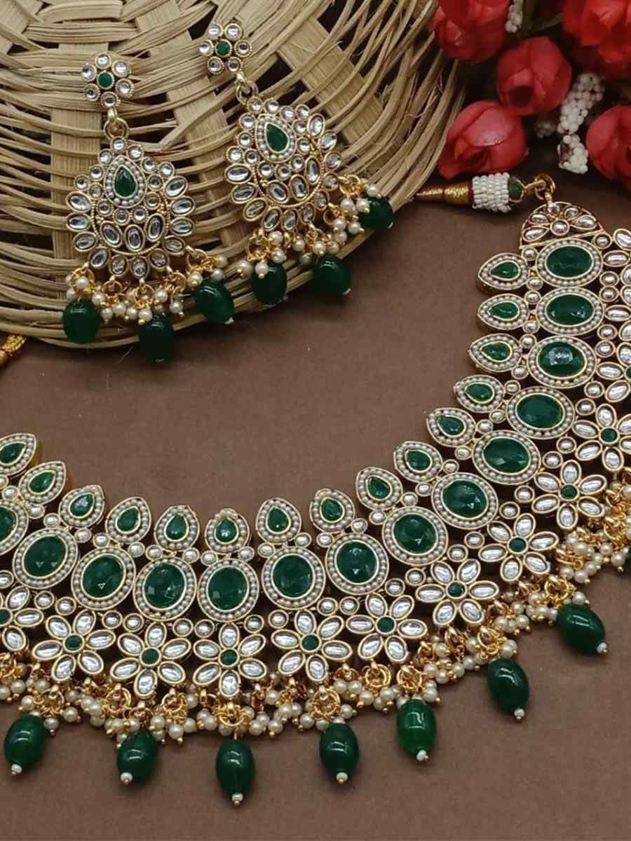 Green Alloy Festival Wear Kundan Necklace