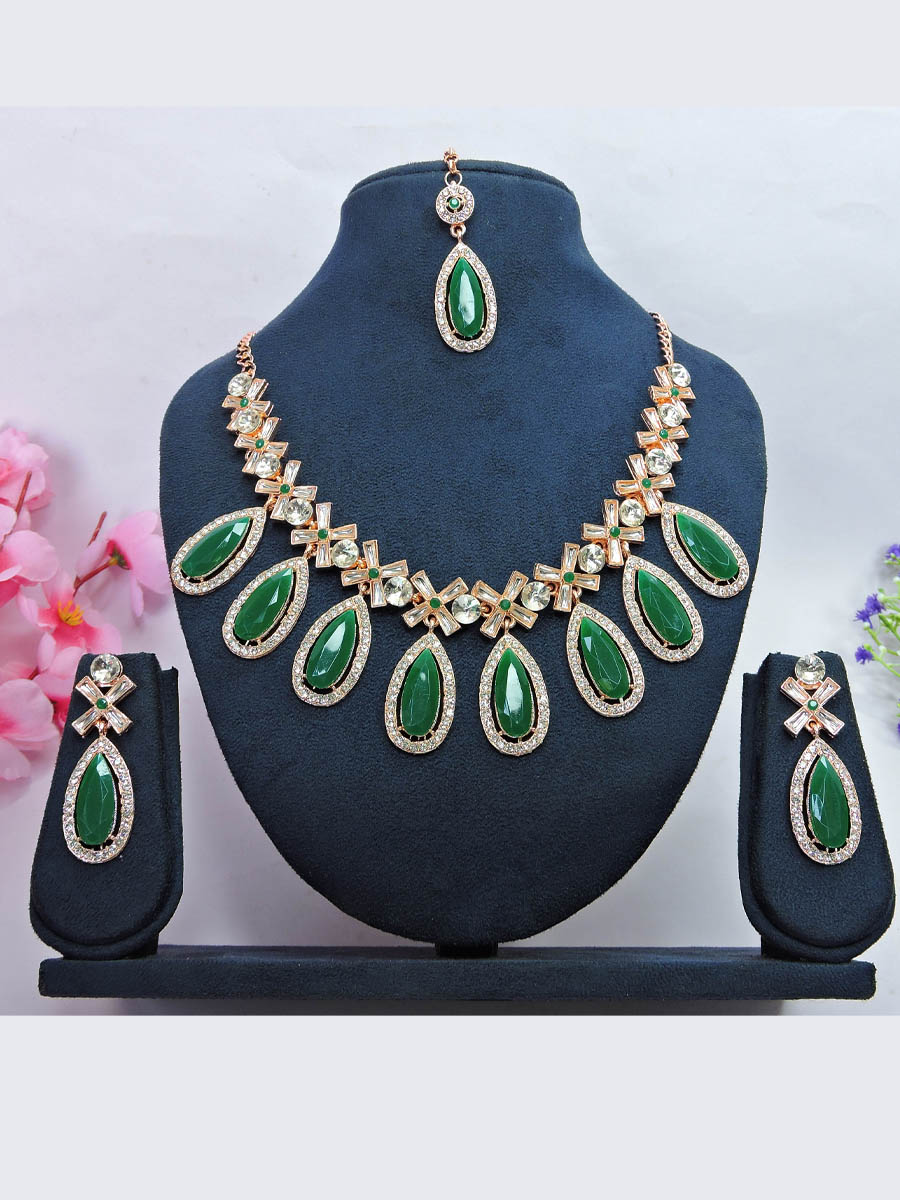 Green Alloy Festival Wear Kundan Necklace