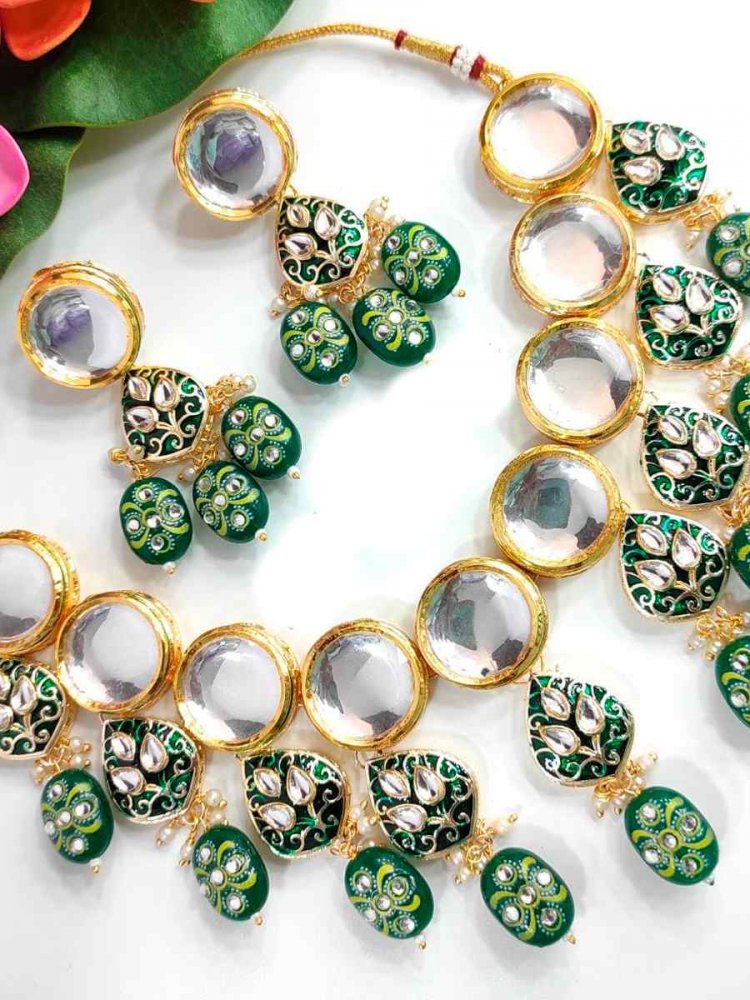 Green Alloy Festival Wear Kundan Necklace