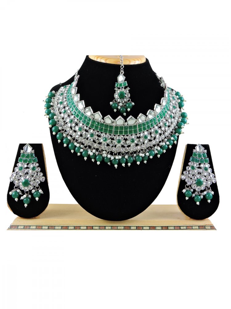 Green Alloy Festival Wear Kundan Necklace