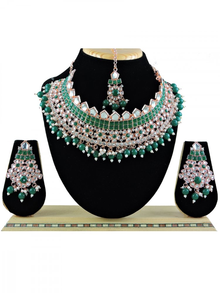 Green Alloy Festival Wear Kundan Necklace