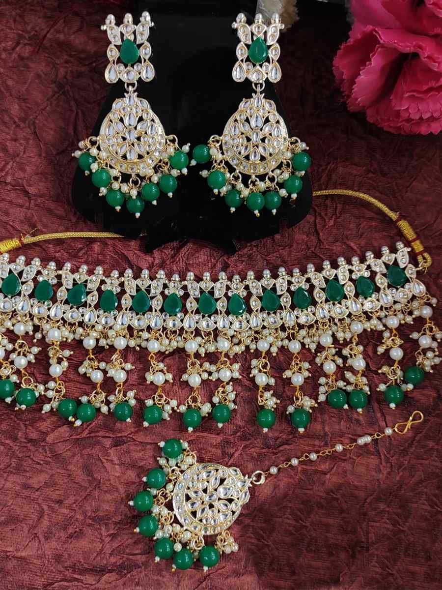 Green Alloy Festival Wear Kundan Necklace