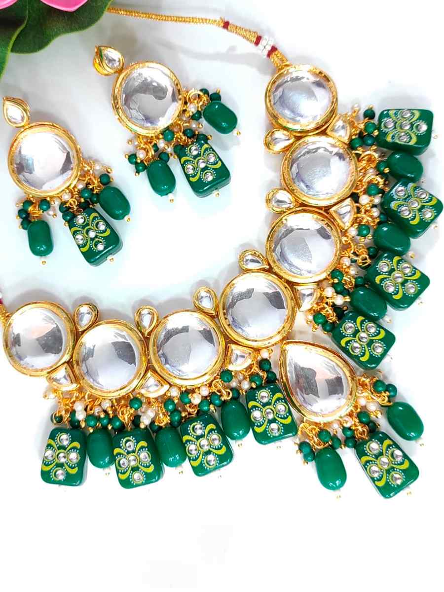 Green Alloy Festival Wear Kundan Necklace