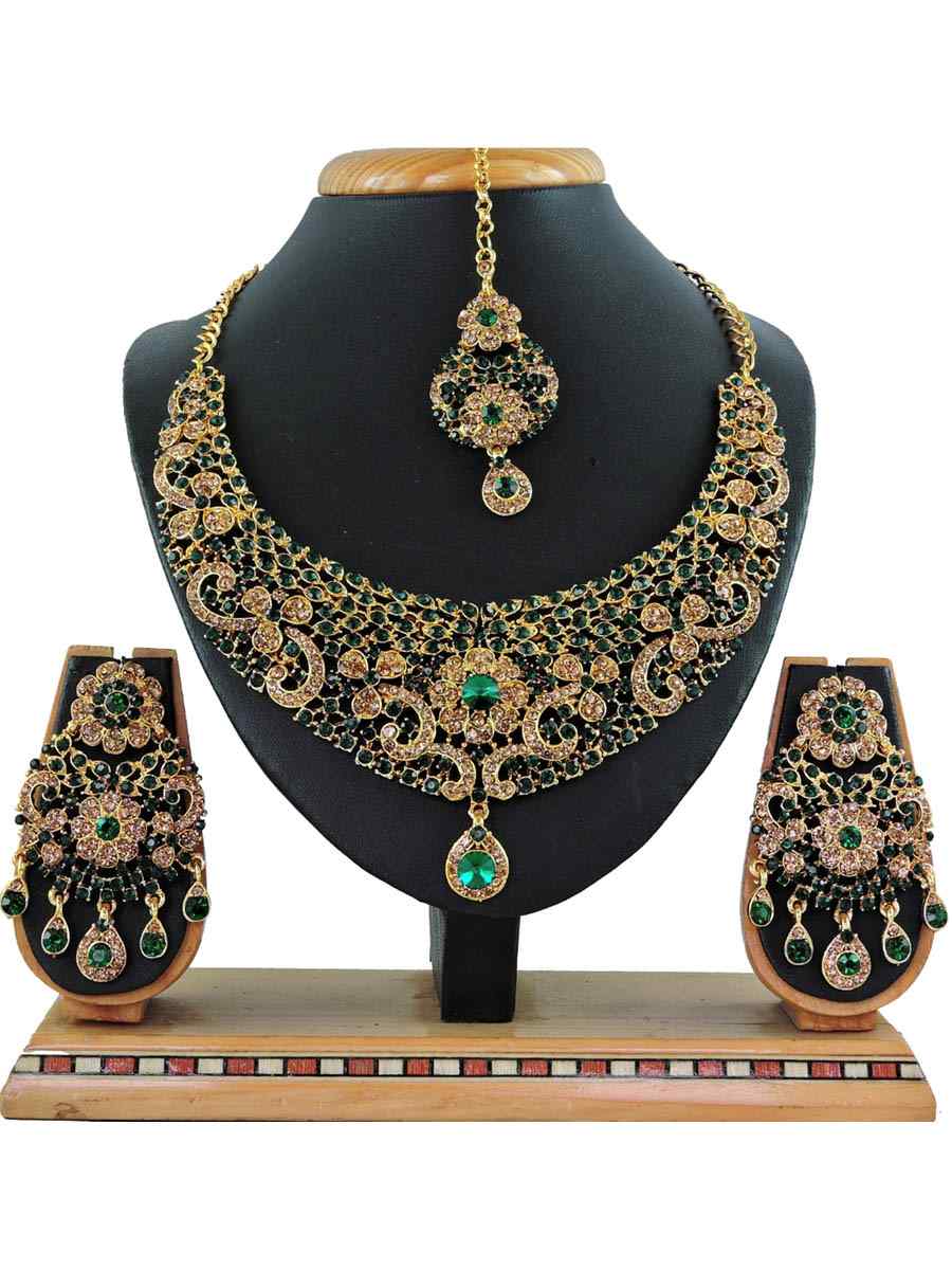 Green Alloy Festival Wear Kundan Necklace
