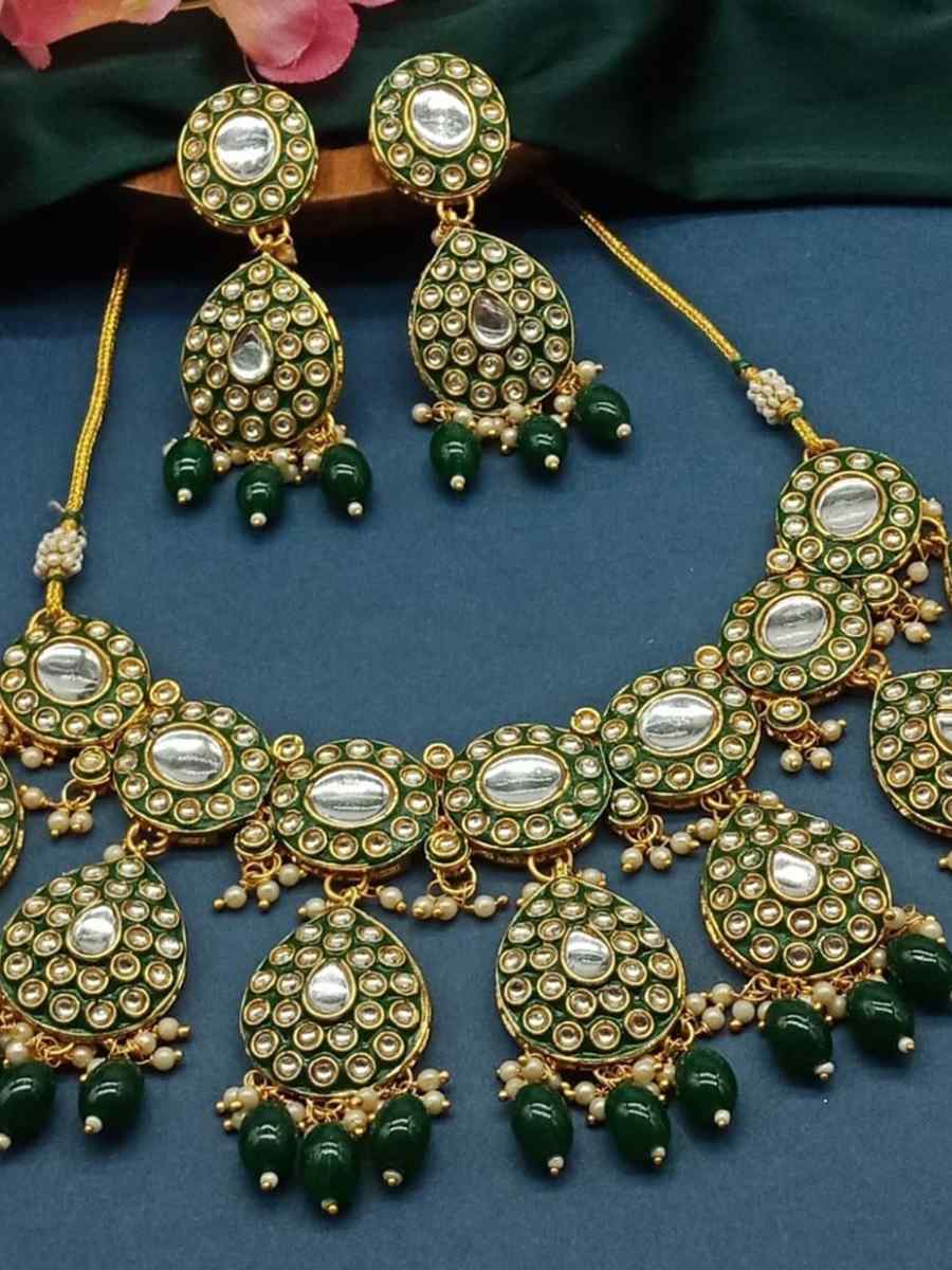 Green Alloy Metal Festival Wear Kundan Necklace