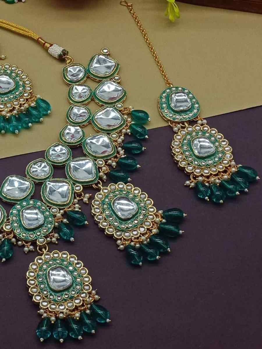 Green Alloy Metal Festival Wear Kundan Necklace