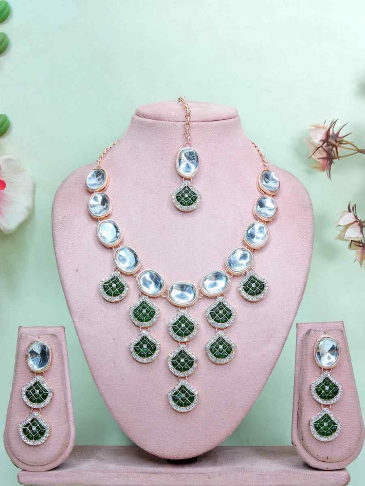 Green Alloy Metal Festival Wear Kundan Necklace