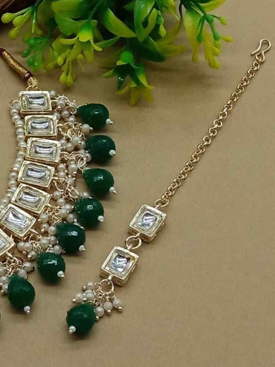 Green Alloy Metal Festival Wear Kundan Necklace