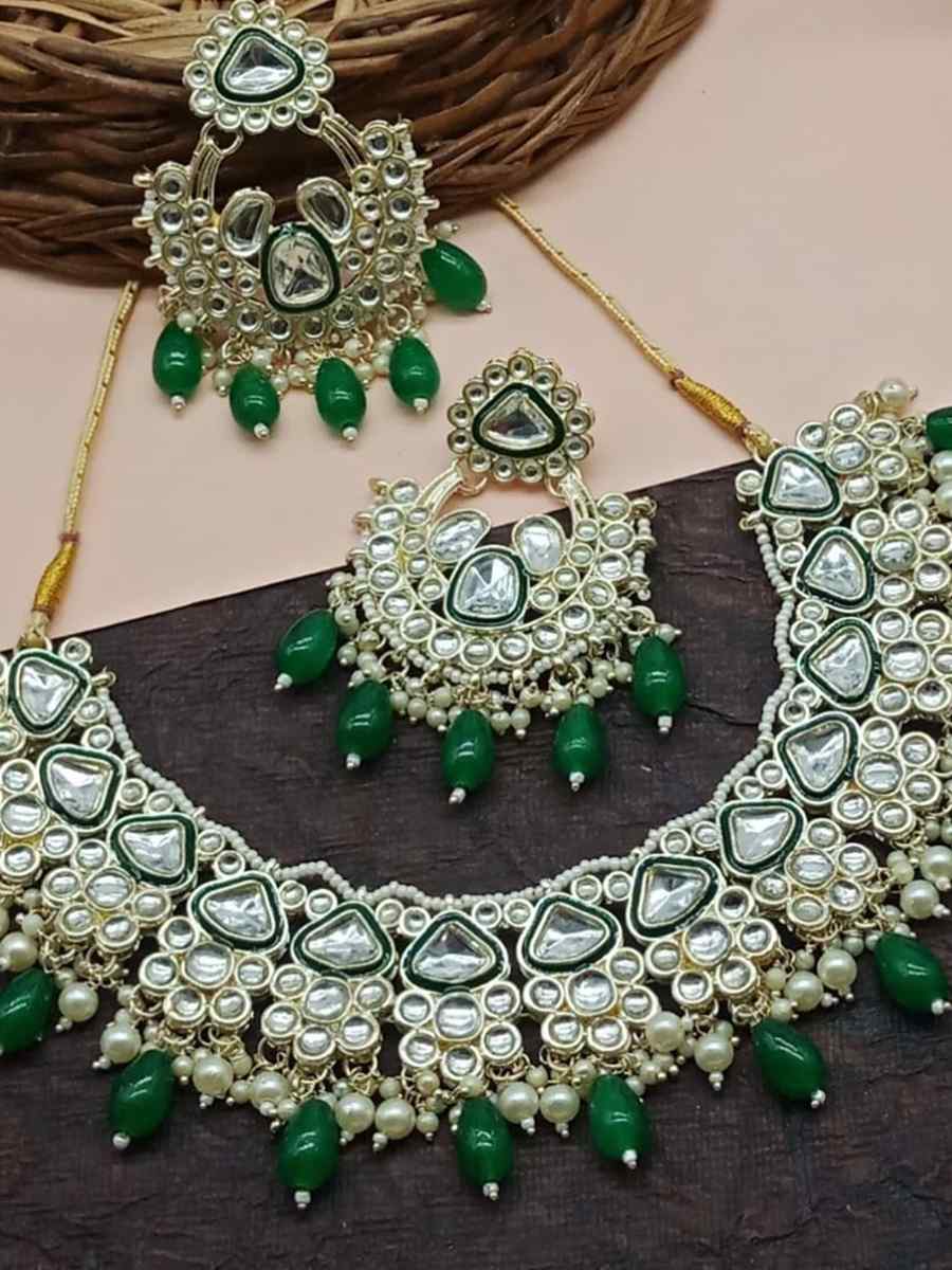 Green Alloy Metal Festival Wear Kundan Necklace
