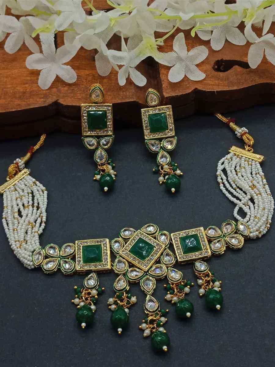 Green Alloy Metal Festival Wear Kundan Necklace