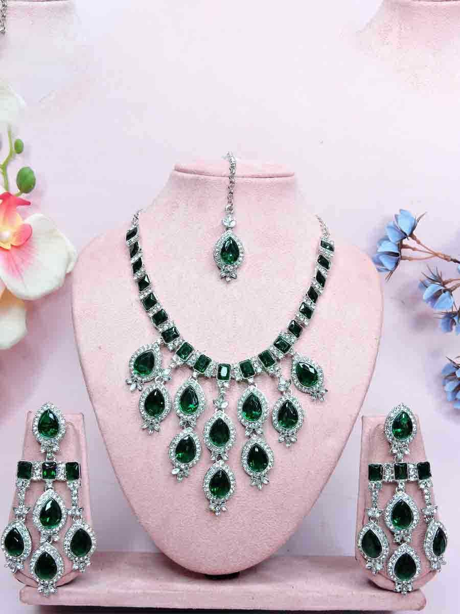 Green Alloy Metal Festival Wear Kundan Necklace