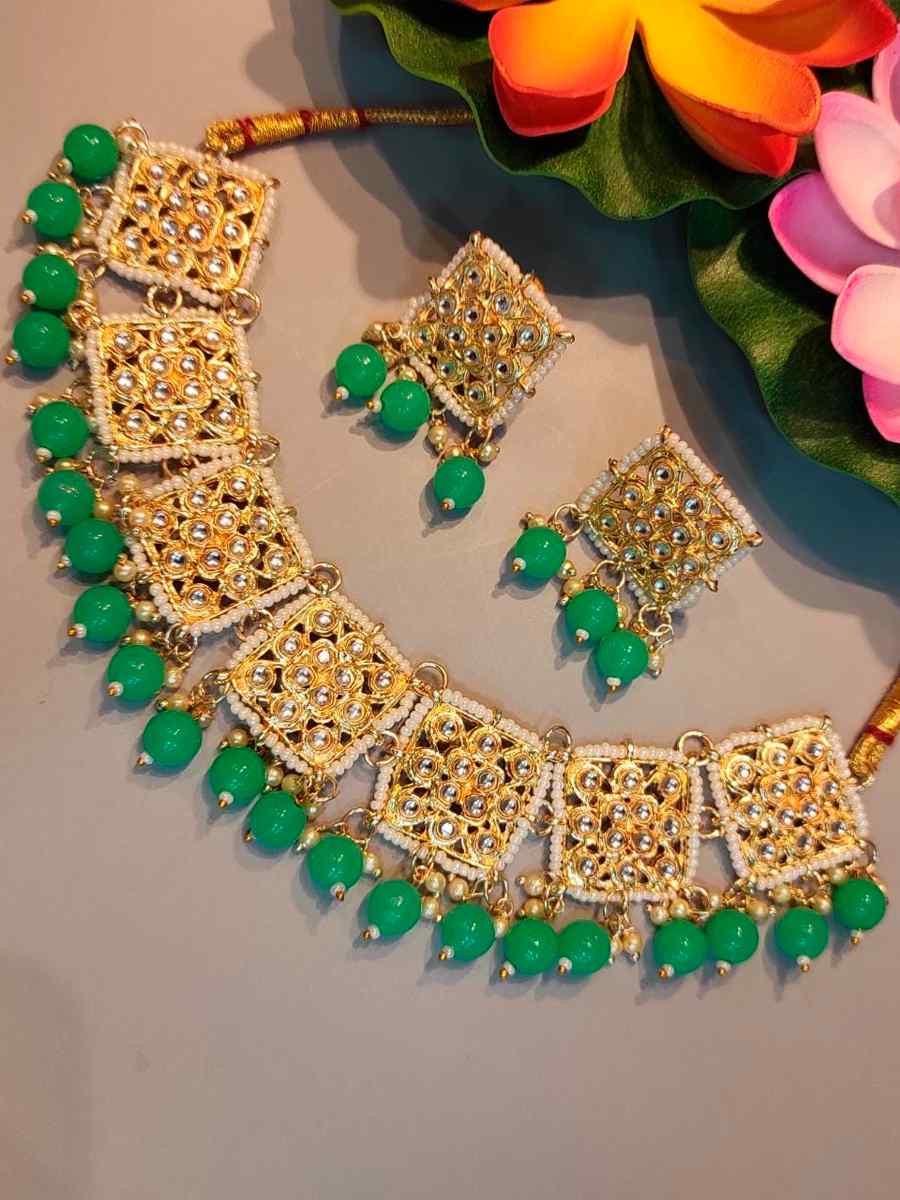 Green Alloy Wedding Wear Kundan Necklace