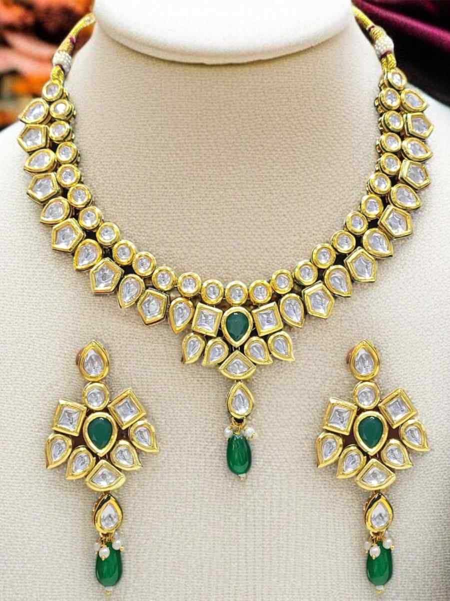 Green And Gold Alloy Wedding Party Festival Wear Kundan Necklace