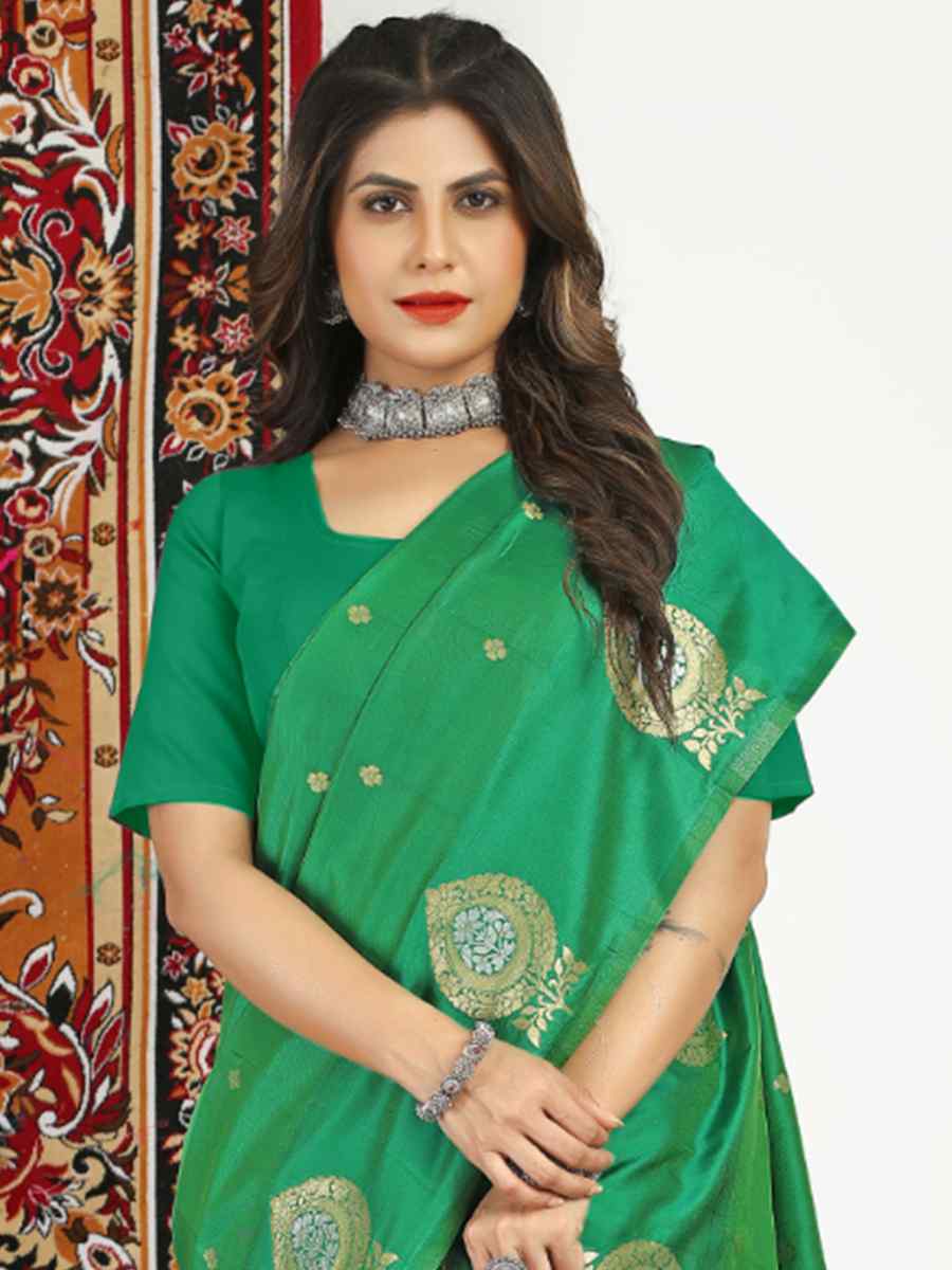 Green Banarasi Silk Handwoven Festival Casual Classic Style Saree